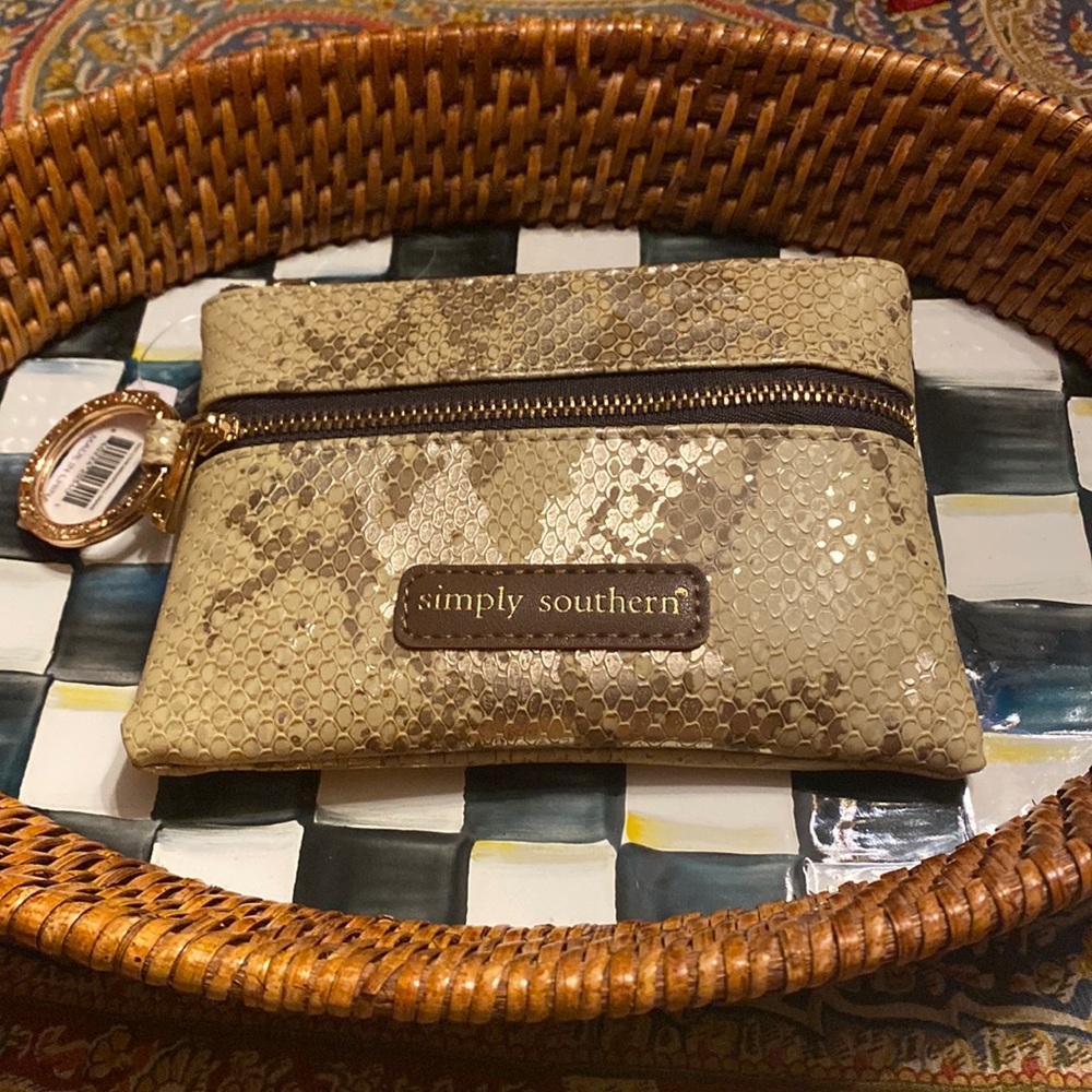 Simply Southern metallic zippered wallet. Lots of room for cards, money etc.